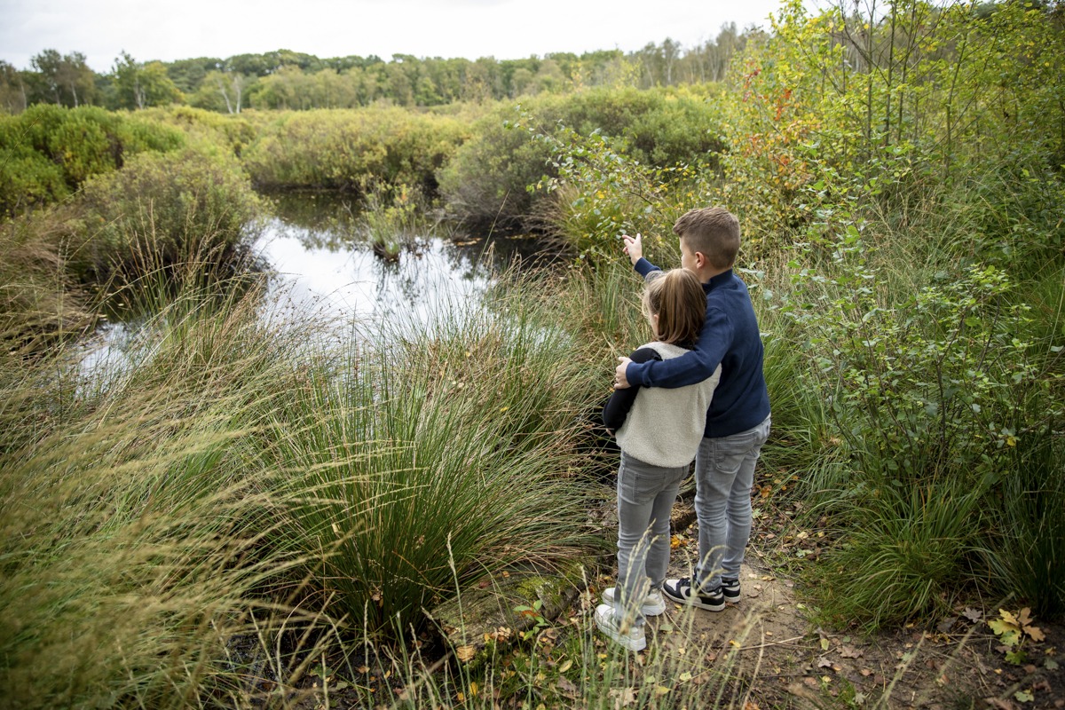 Gezinsfotoshoot bij de Zeegserduinen - Tilly Fotografeert